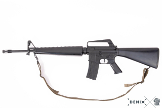 M16A1 útočná puška USA 1967 (Vietnamská válka)